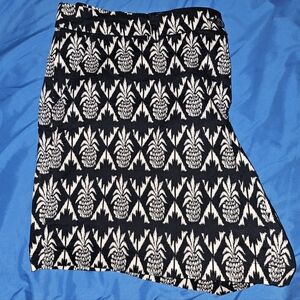 Crown & ivy 22W Pineapple Dress Shorts